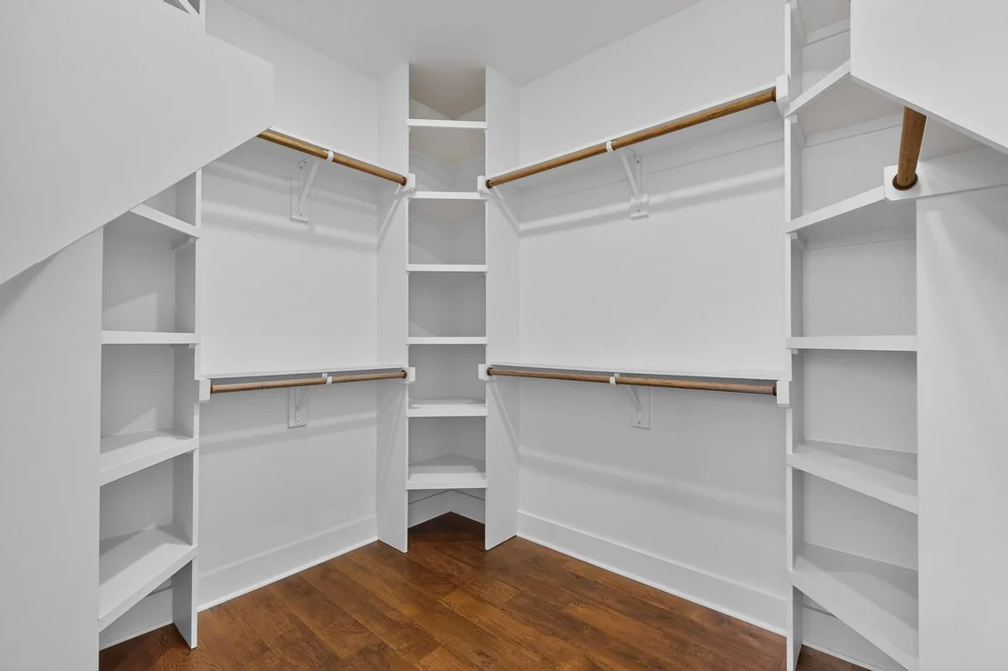 Photo of 1672 Brookview Drive