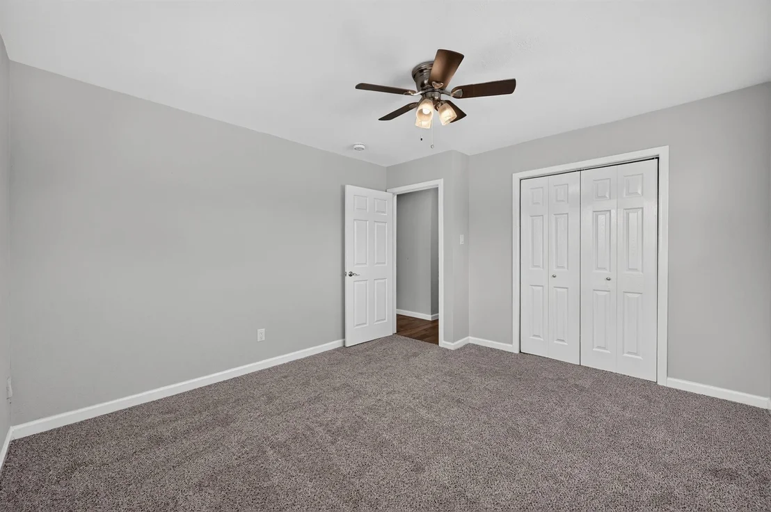 Photo of 154 Hallmark Drive W