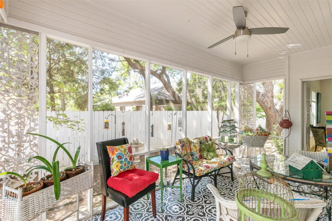 Photo of 1182 Glenwood Drive