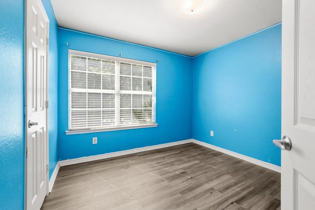 Photo of 704 Acacia Drive