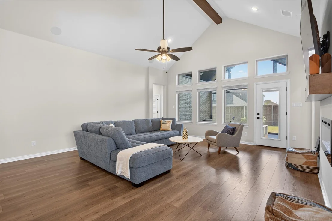 Photo of 1121 Alaska Drive