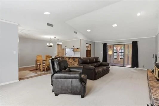 Photo of 546 Woodside Drive