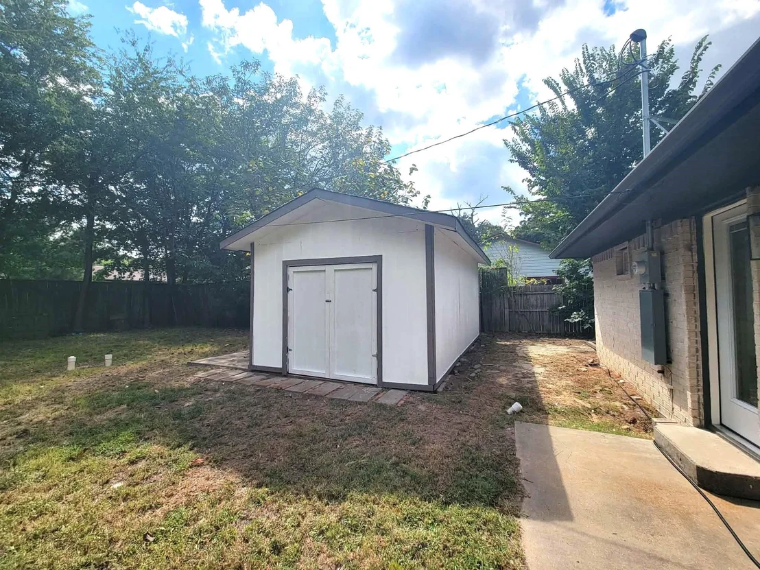 Photo of 103 W Cayuga Drive