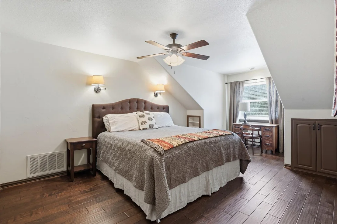 Photo of 9310 Bellechase Road