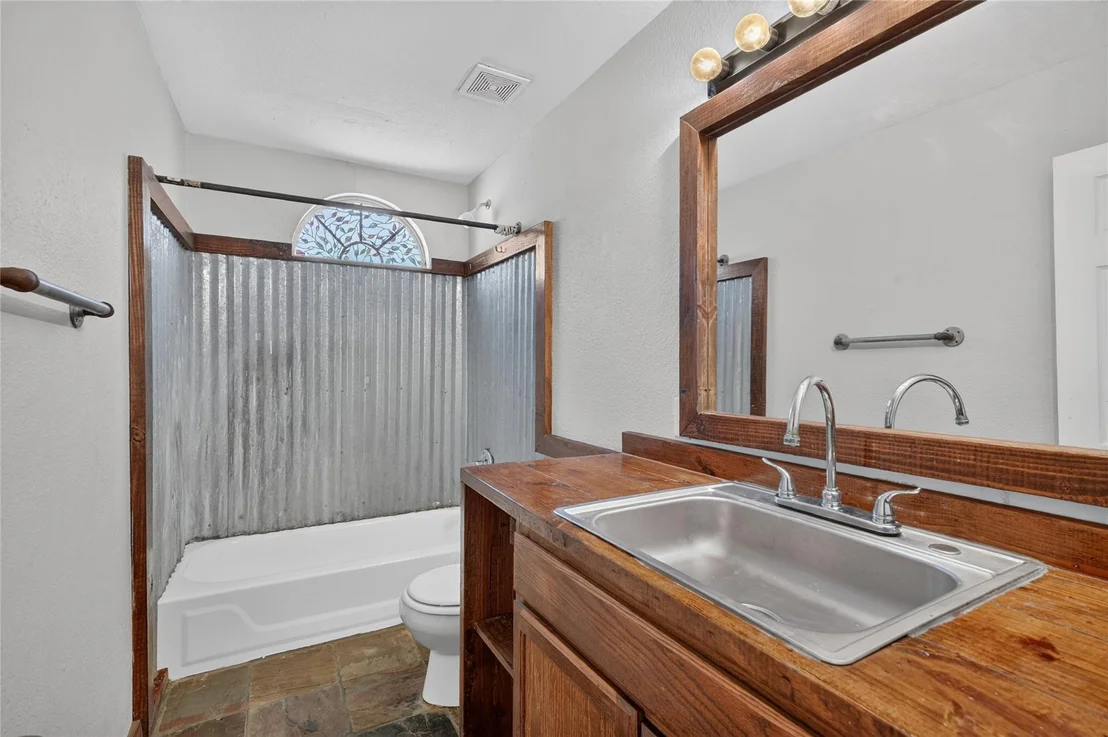 Photo of 600 Jefferson Avenue