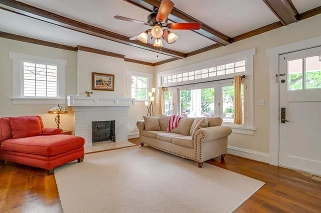 Photo of 2012 Fairmount Avenue