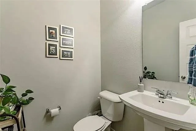 Photo of 1249 Meridian