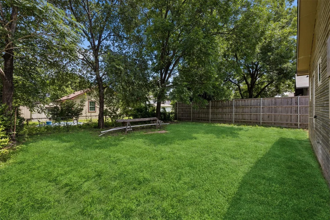 Photo of 2830 Tanner Street