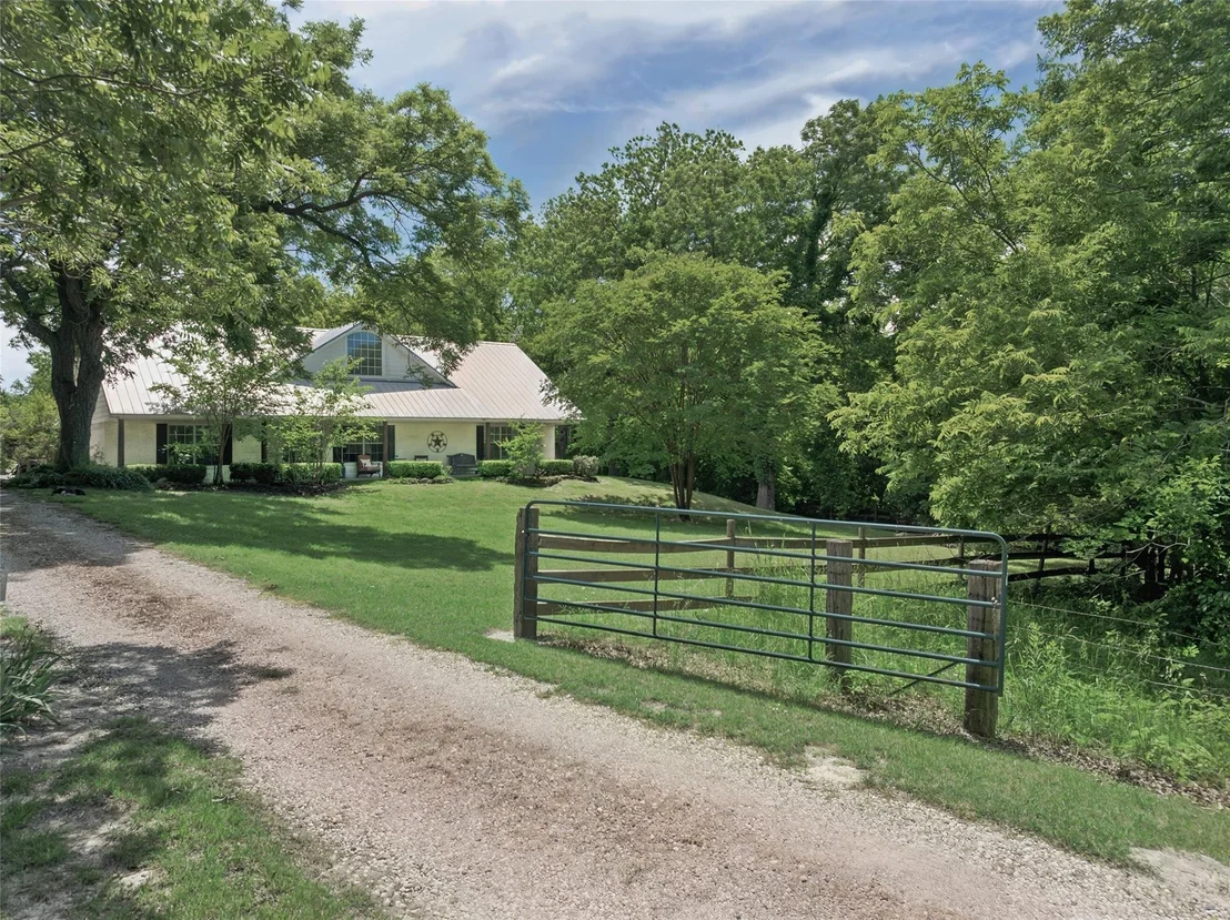 Photo of 1000 Ballard Road