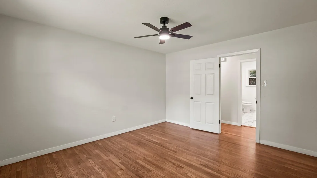 Photo of 4600 Robinwood Drive