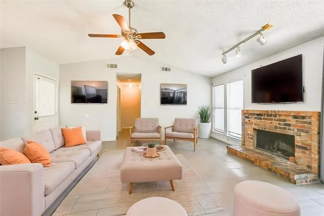 Photo of 1417 Caplin Drive