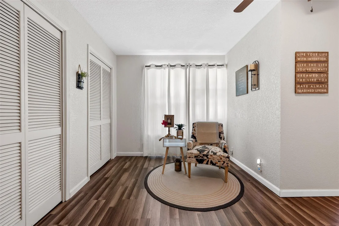 Photo of 518 Warren Road