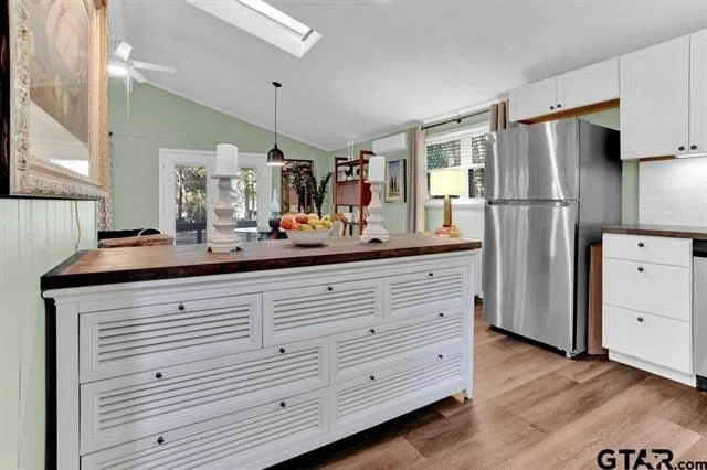 Photo of 212 Canyon Drive