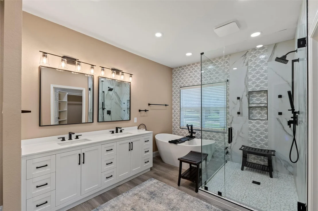 Photo of 1301 Oak Hill Drive