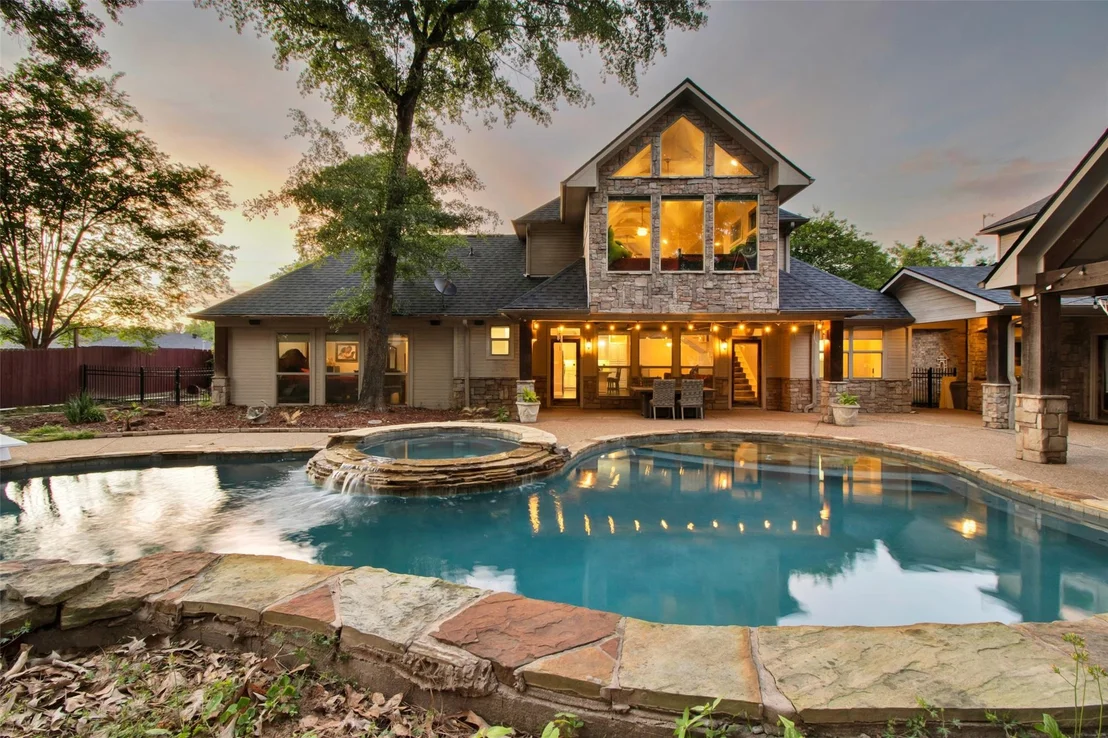 Photo of 3815 Holly Ridge Drive