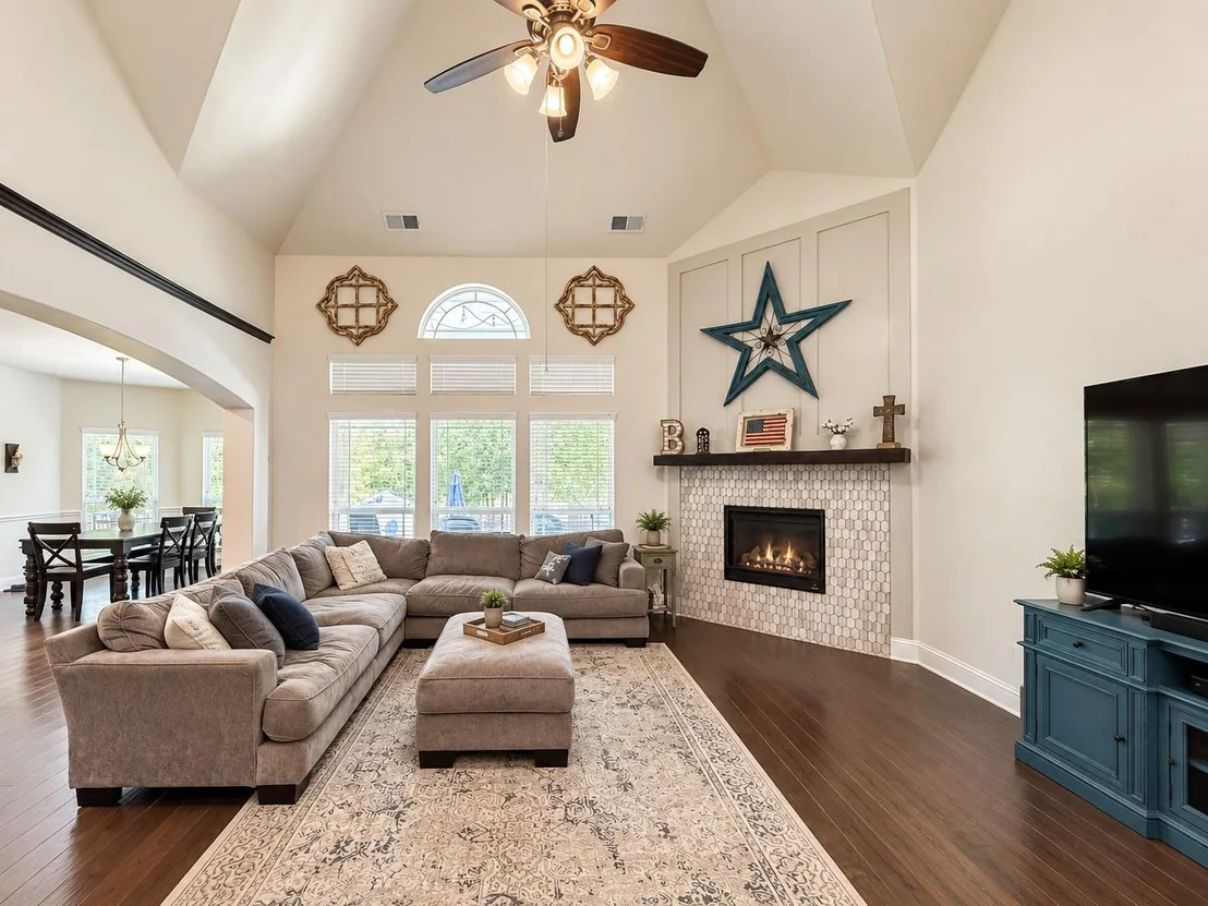 Photo of 1400 Bonanza Lane