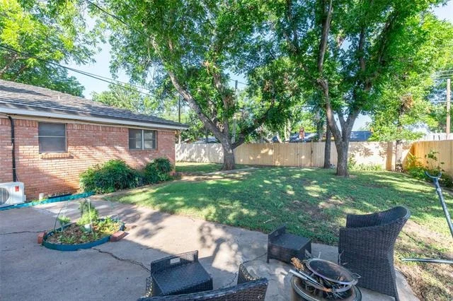 Photo of 2310 Crescent Drive