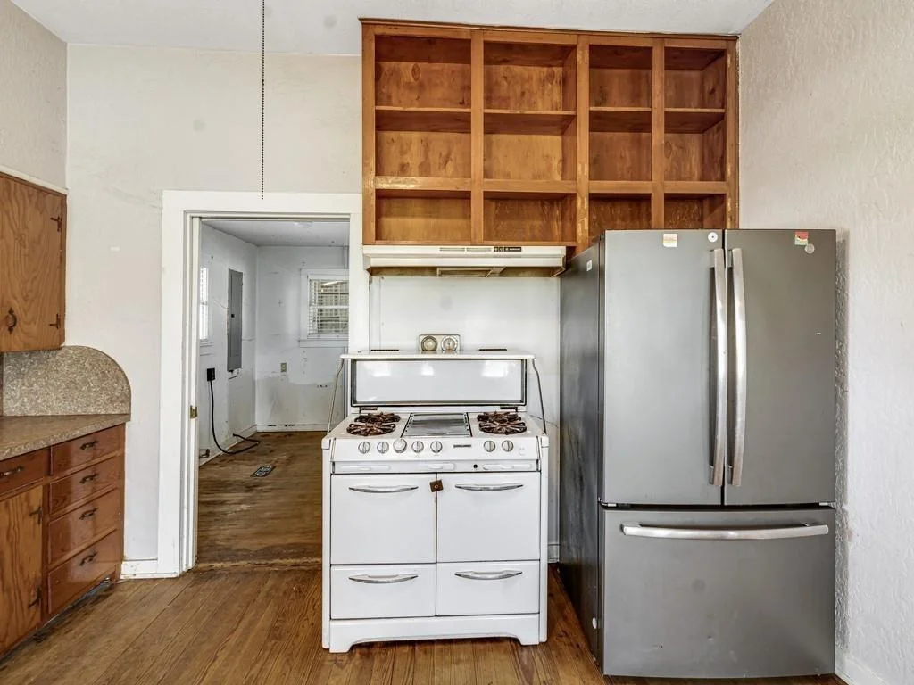 Photo of 112 W Hackberry Street
