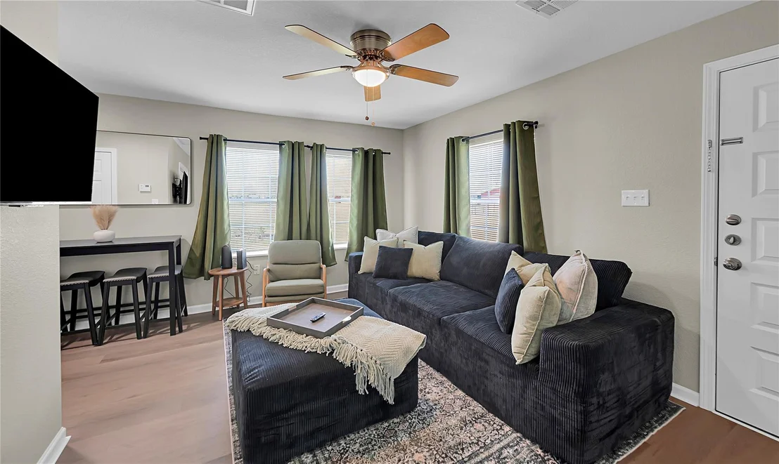 Photo of 924 Gurley Lane