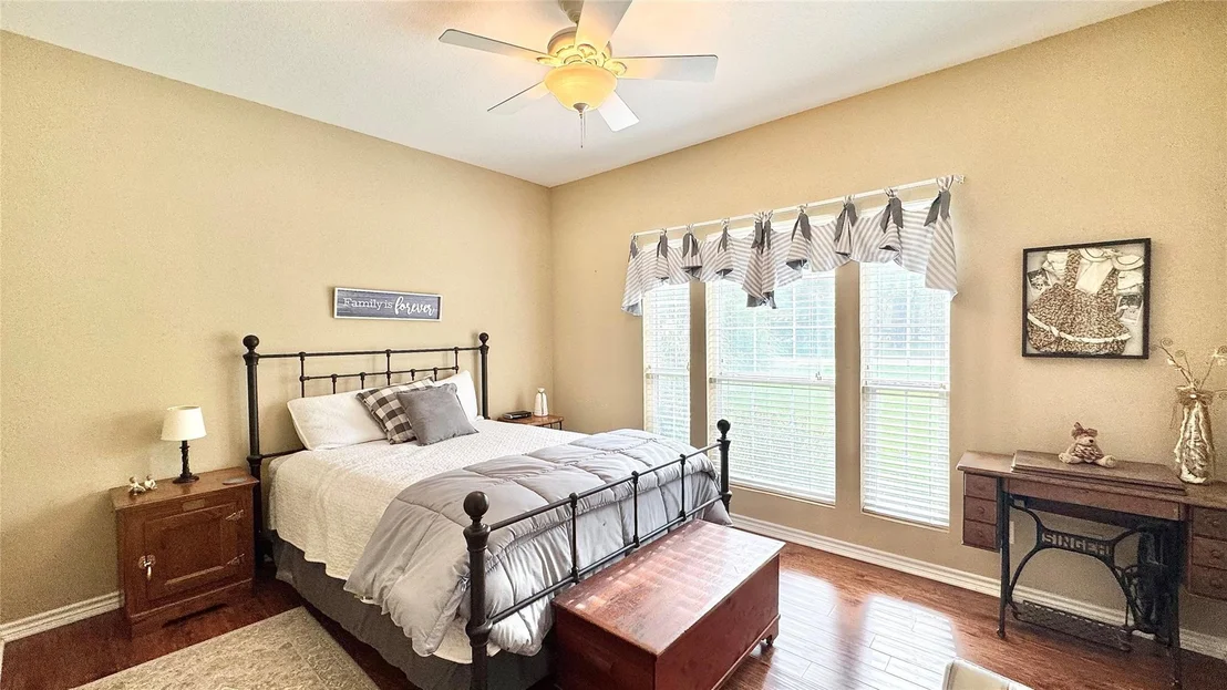 Photo of 115 Meadowood Road