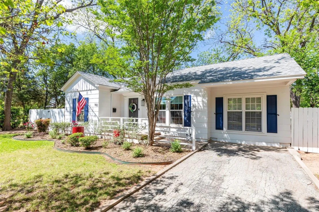 Photo of 1182 Glenwood Drive