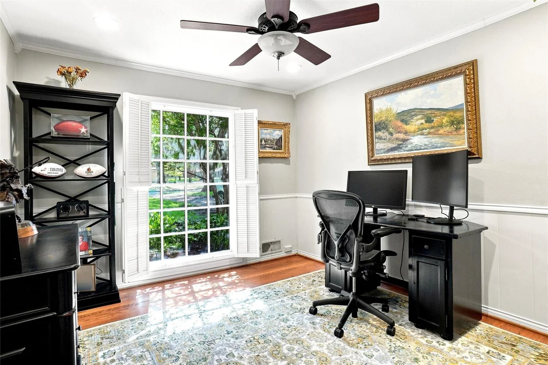 Photo of 933 Blue Lake Circle