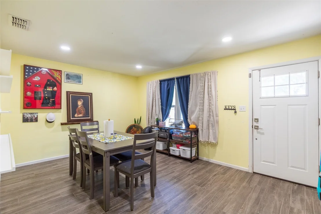 Photo of 720 GLENDALE Drive
