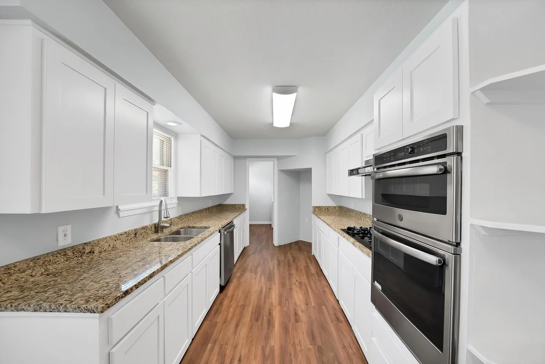 Photo of 1003 Brookhollow Drive