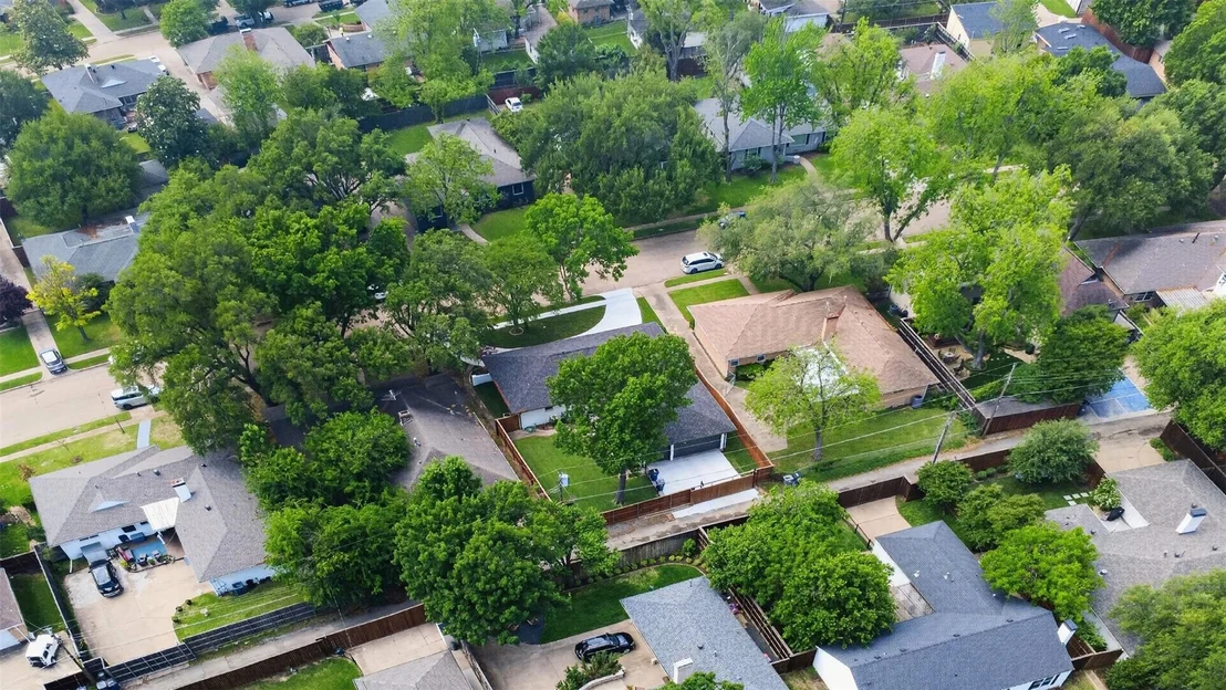 Photo of 6233 Crestmont Drive