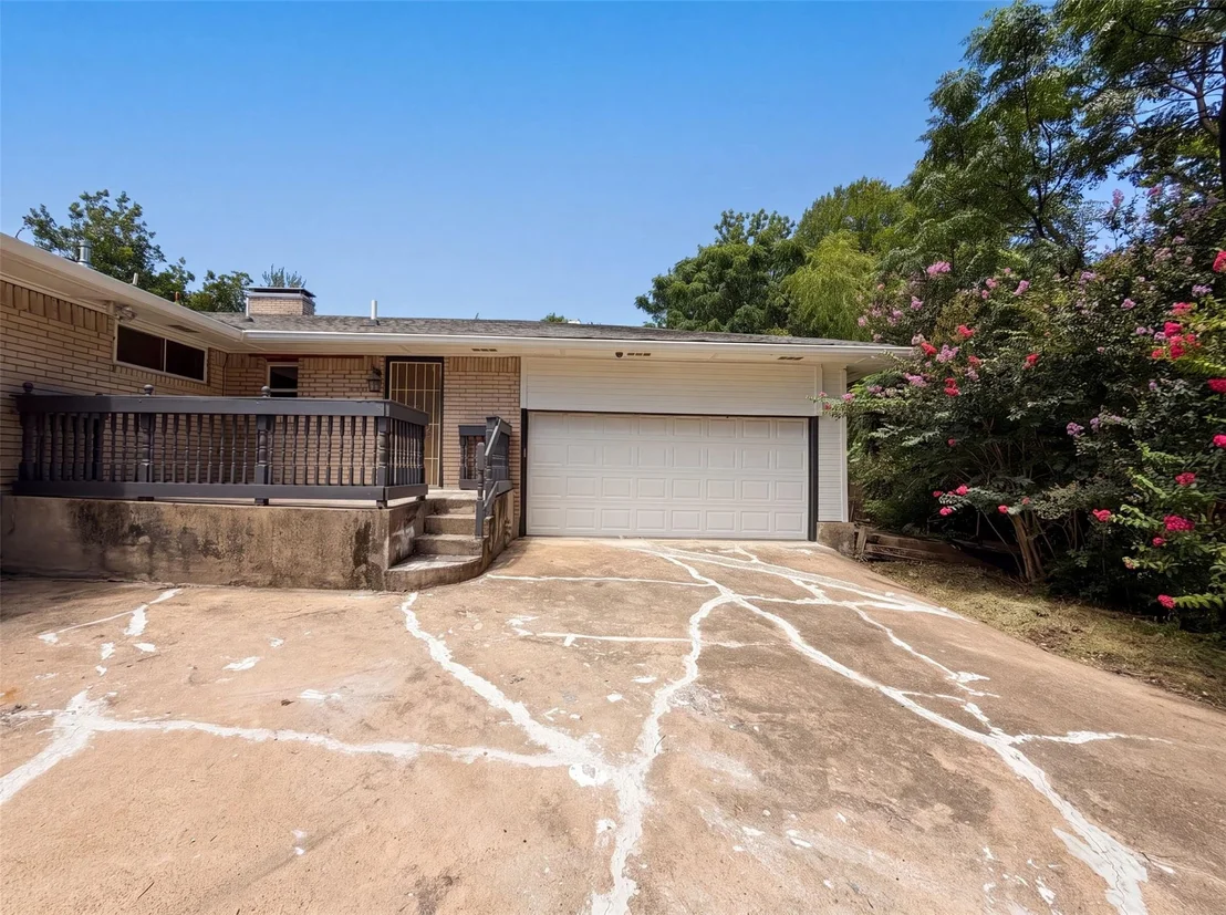 Photo of 3423 Willow Crest Lane