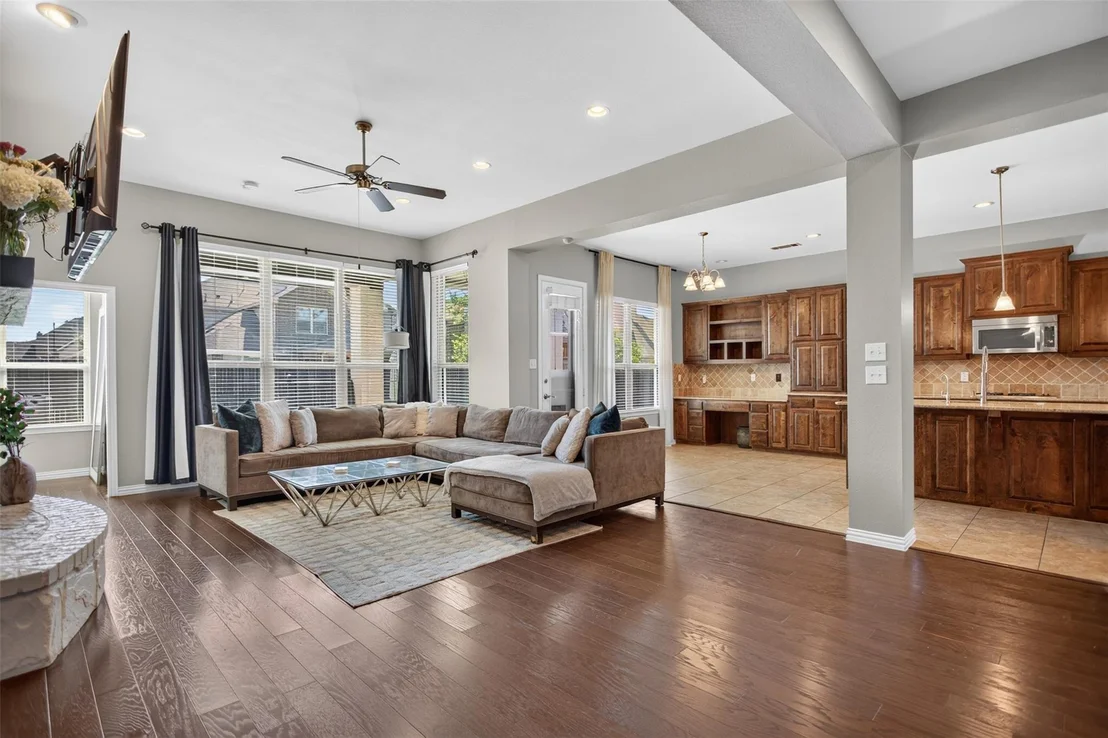 Photo of 1020 Longhill Way