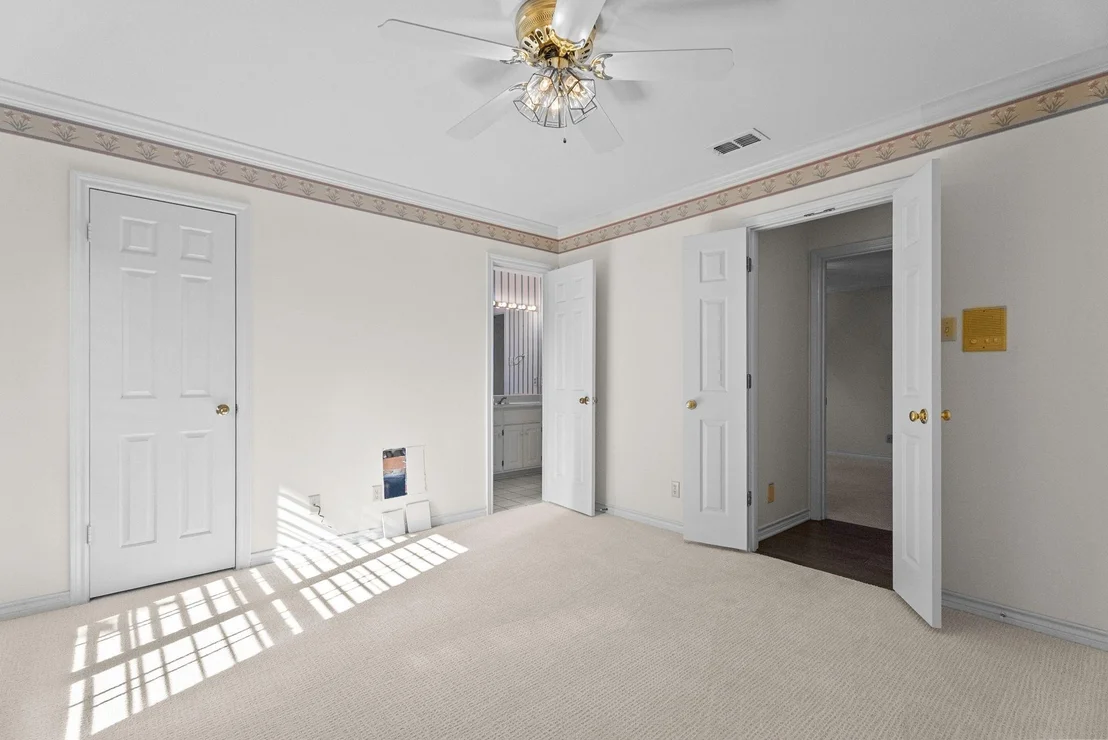 Photo of 1807 Royal Oak Drive