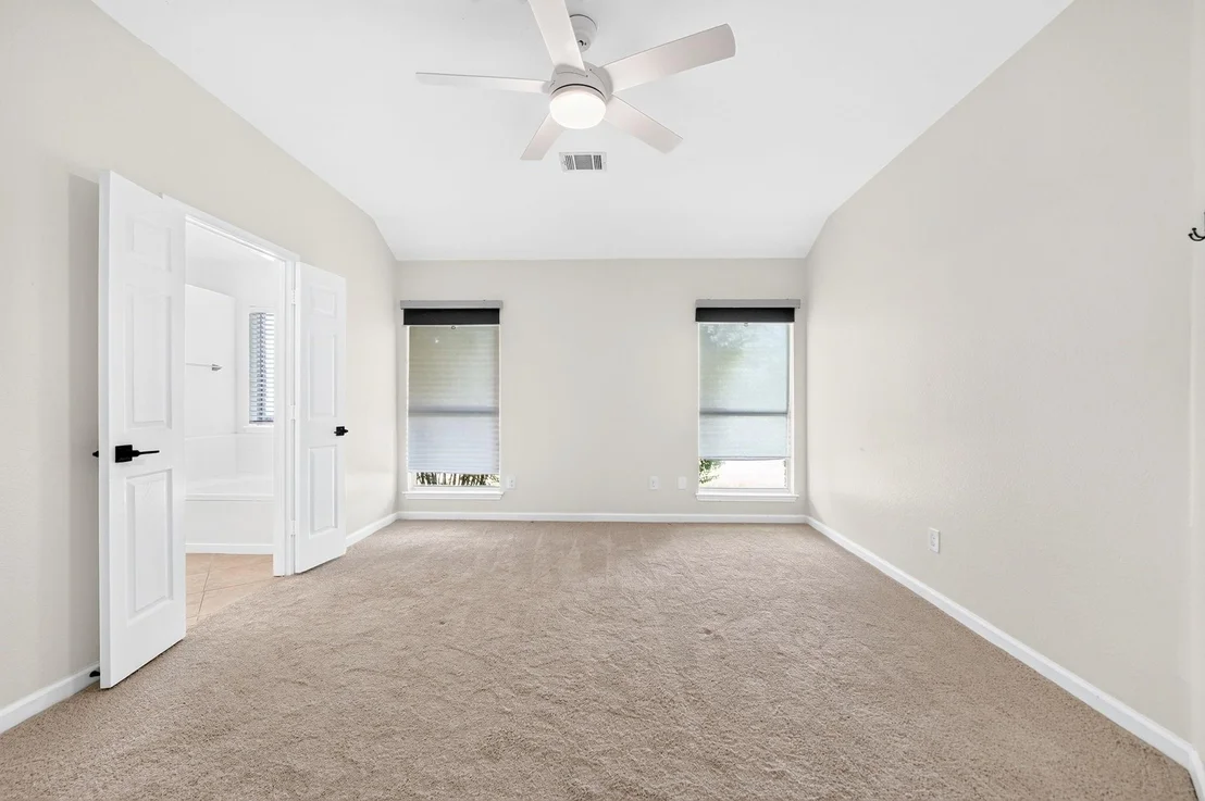 Photo of 7606 Harbor Drive