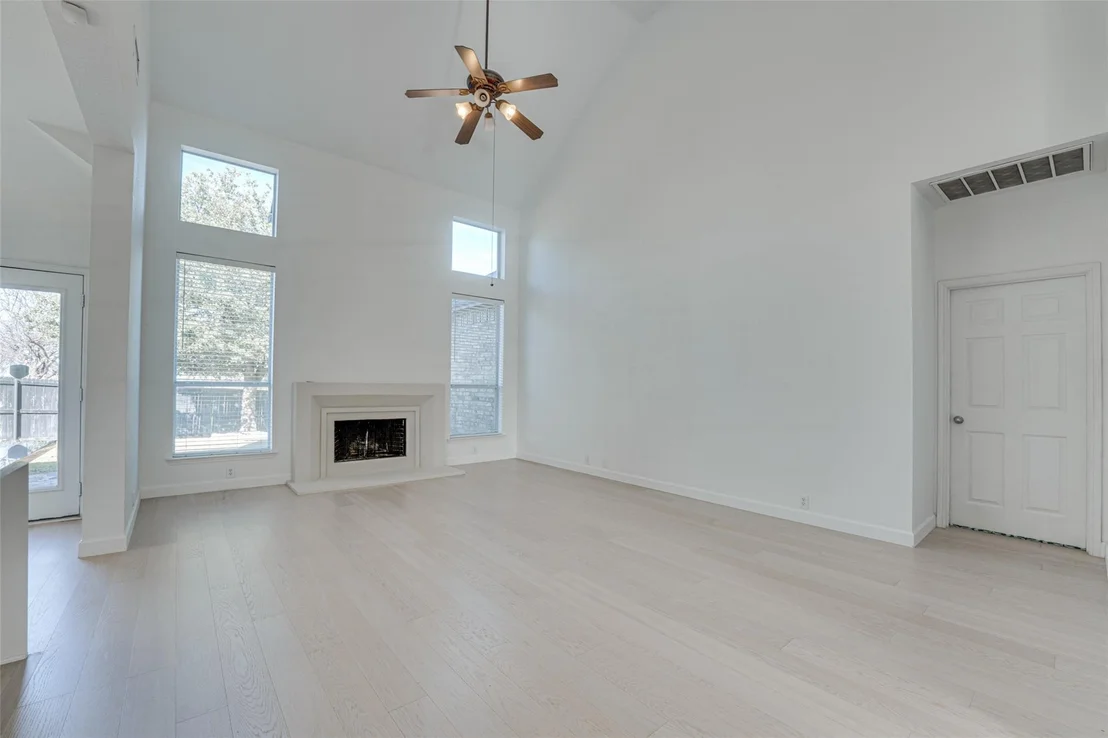 Photo of 558 Presidio Drive