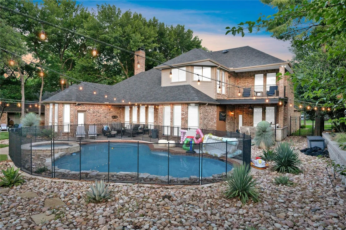 Photo of 2304 Fairway Circle