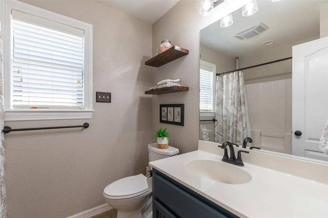 Photo of 174 Sanford Lane