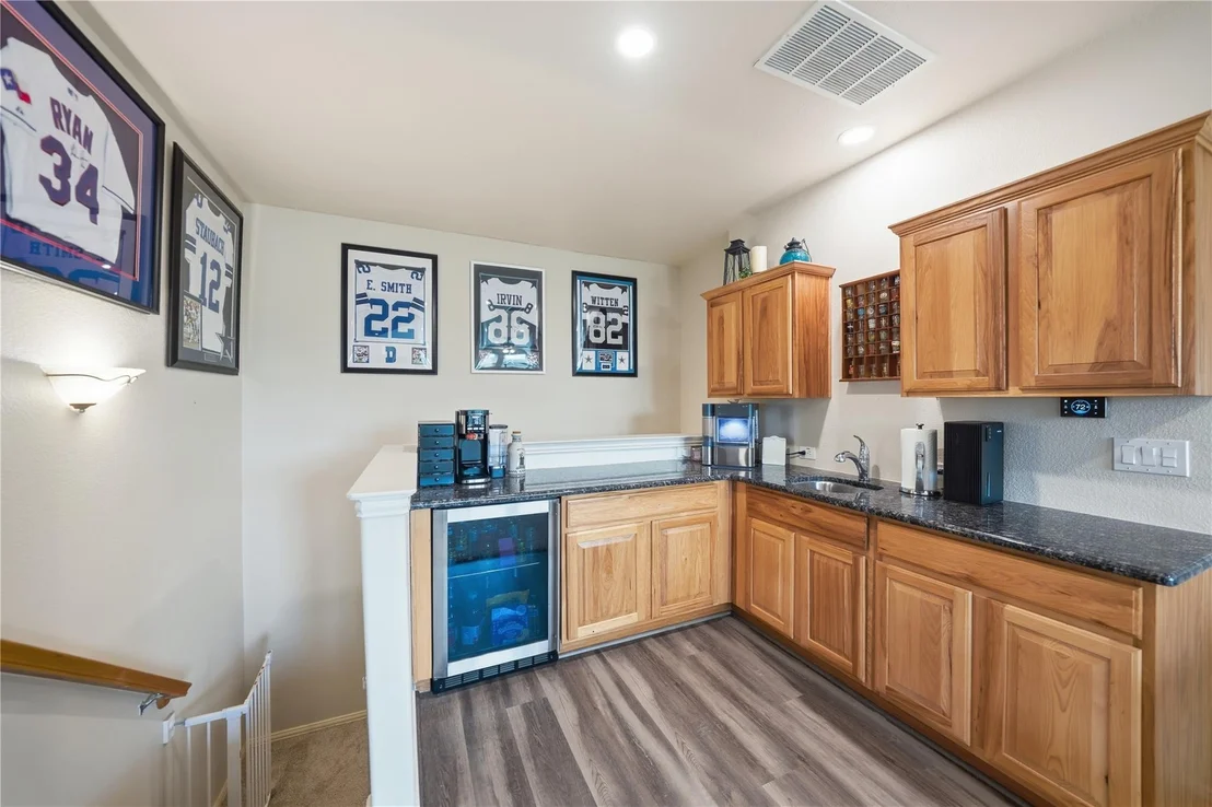 Photo of 1003 Killian Drive