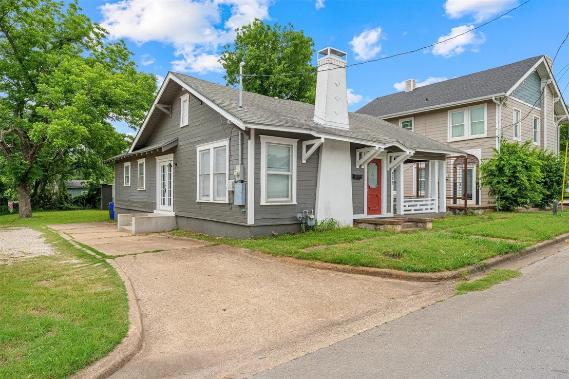 Photo of 512 Herring Avenue