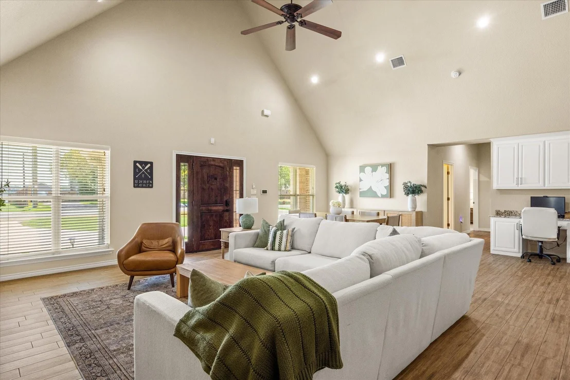 Photo of 4100 Apache Trail Court