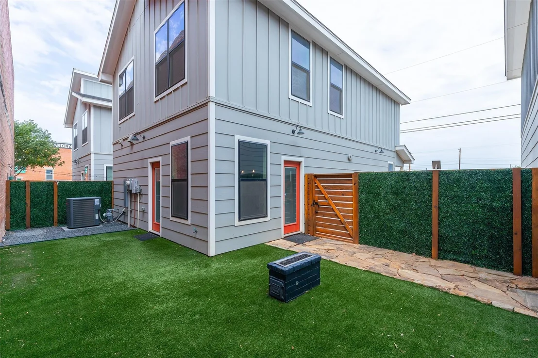 Photo of 208 Pecan Street