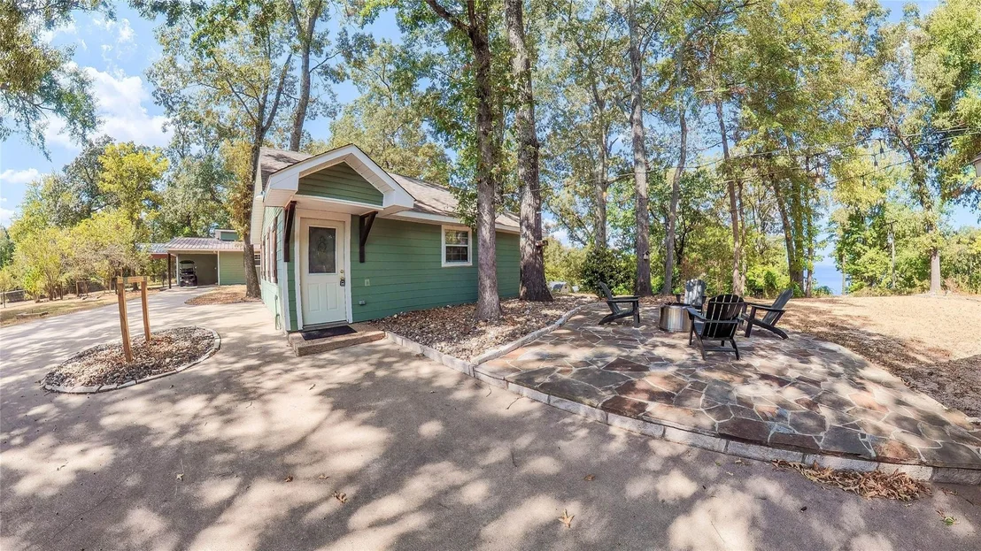 Photo of 237 Lakeview Circle