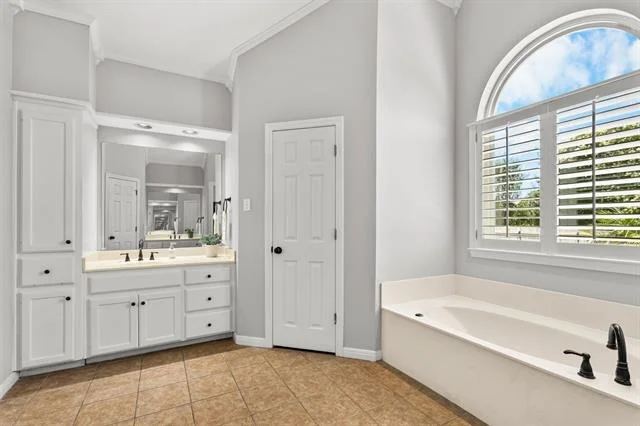 Photo of 1104 Western Ridge Drive