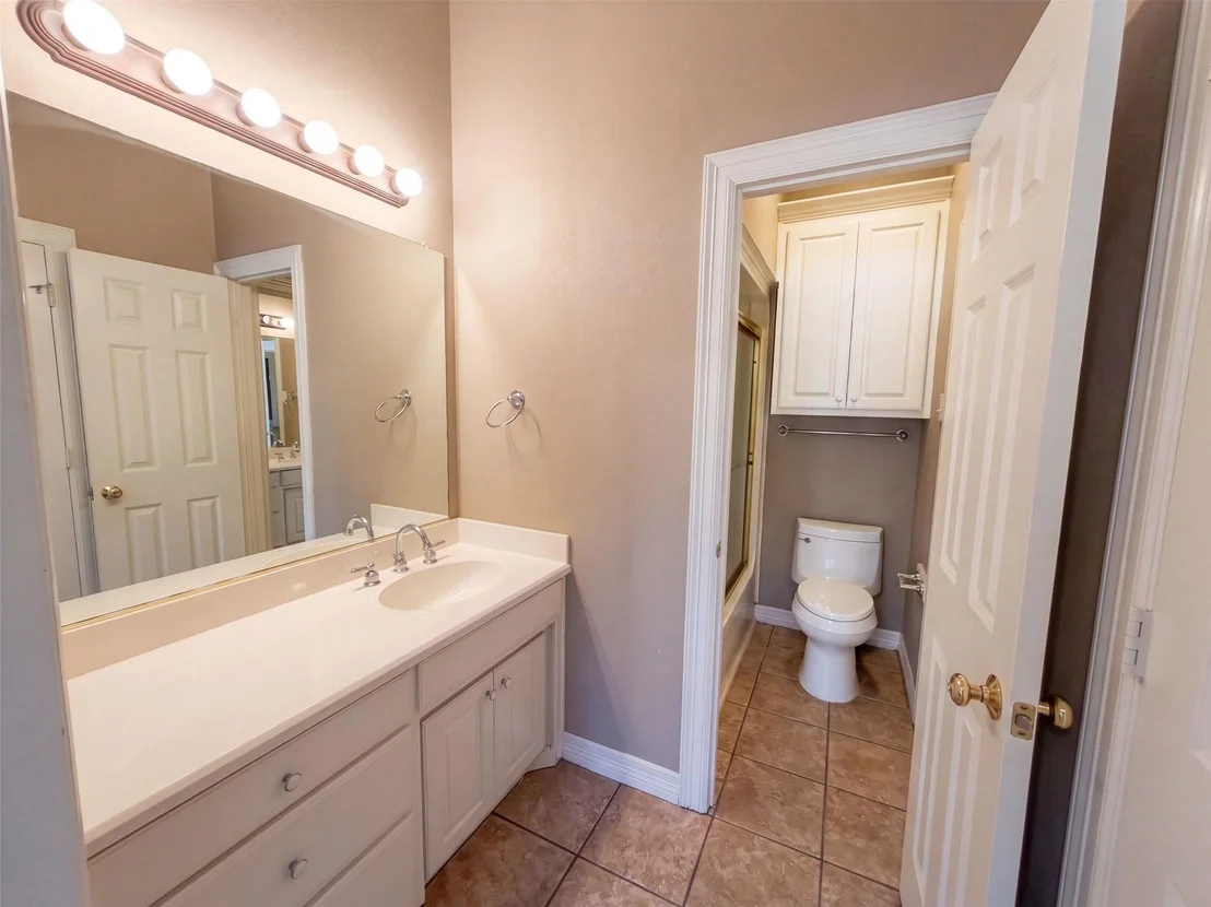 Photo of 619 Edgewood Lane