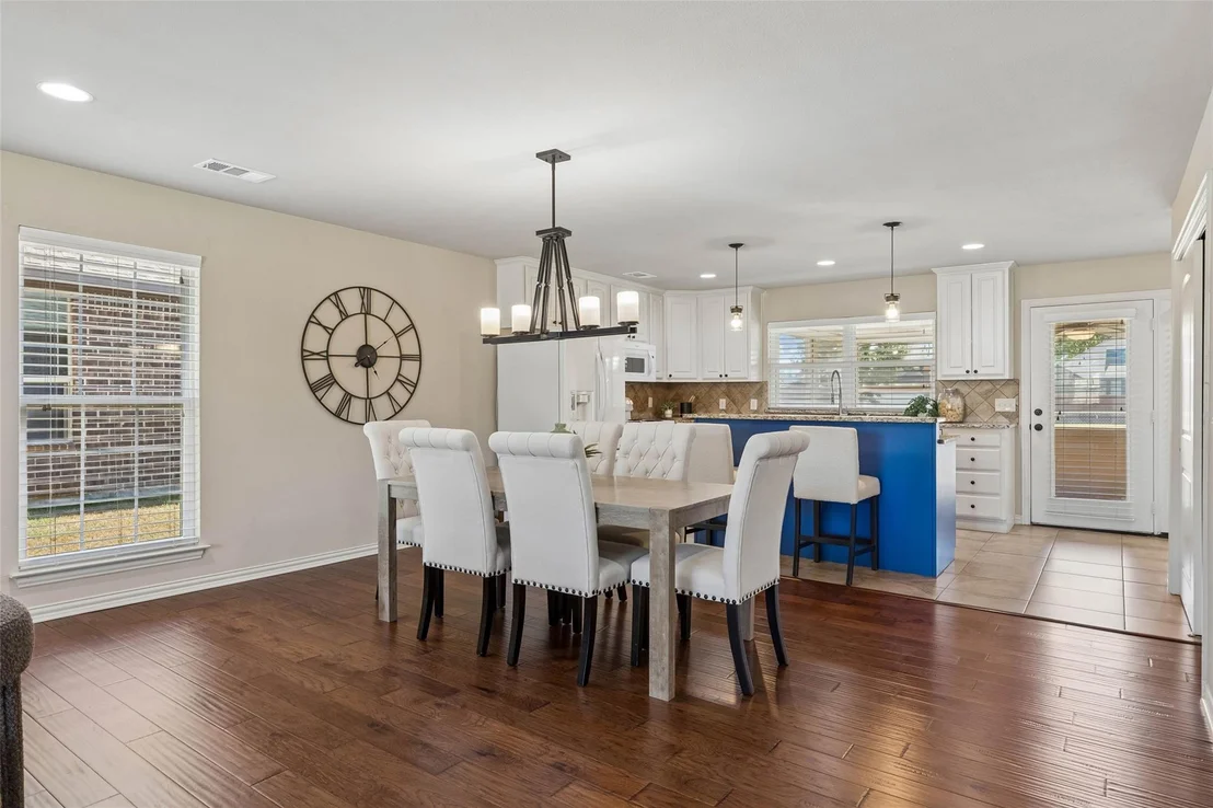 Photo of 8106 Woodside Road