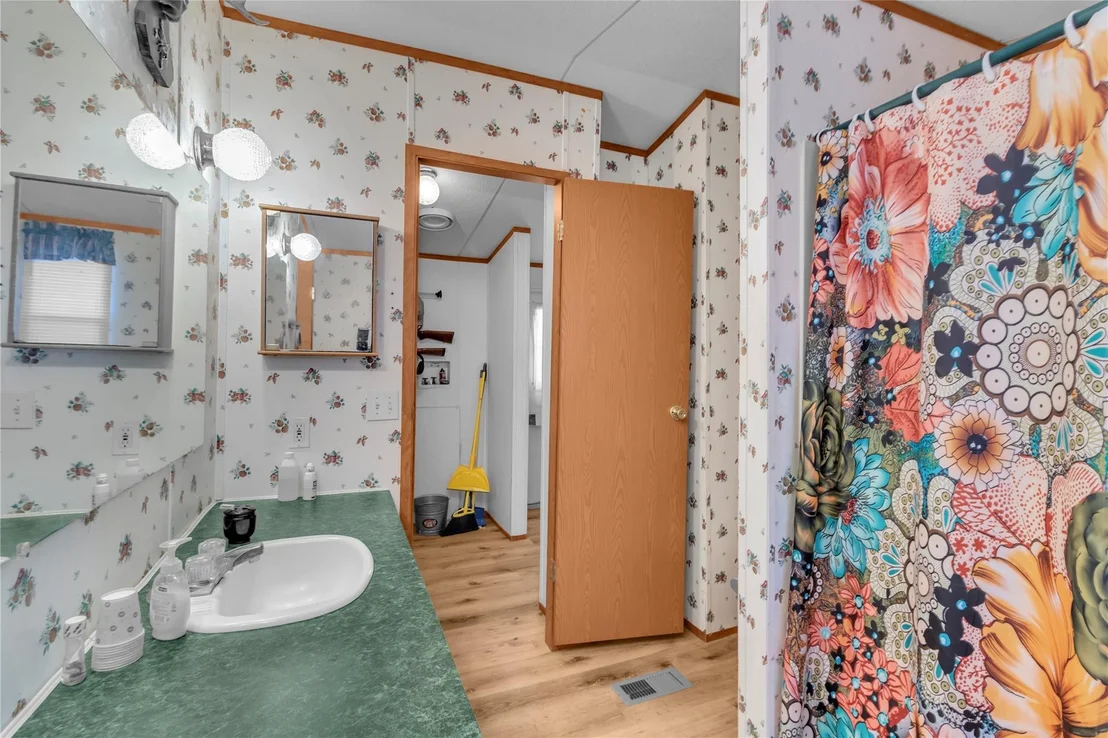 Photo of 824 CR 409