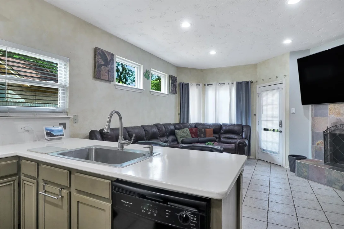 Photo of 1637 Arbor Ridge Drive