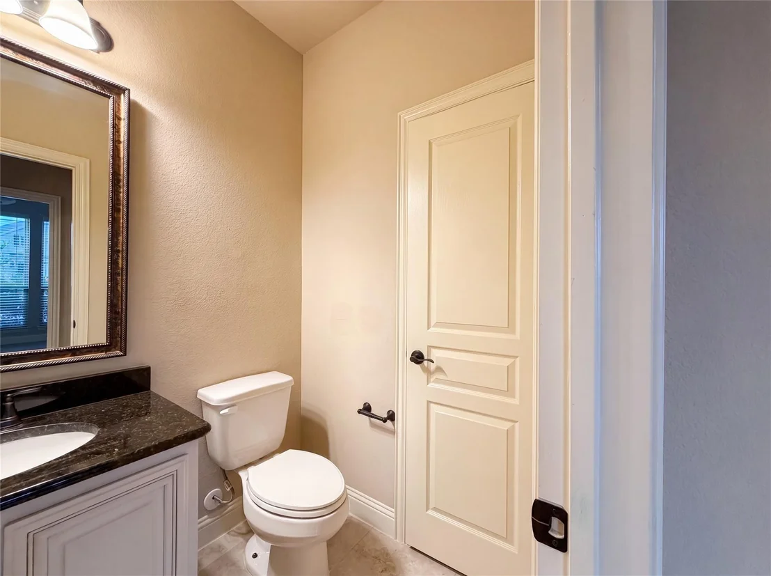 Photo of 725 Lyndhurst Drive