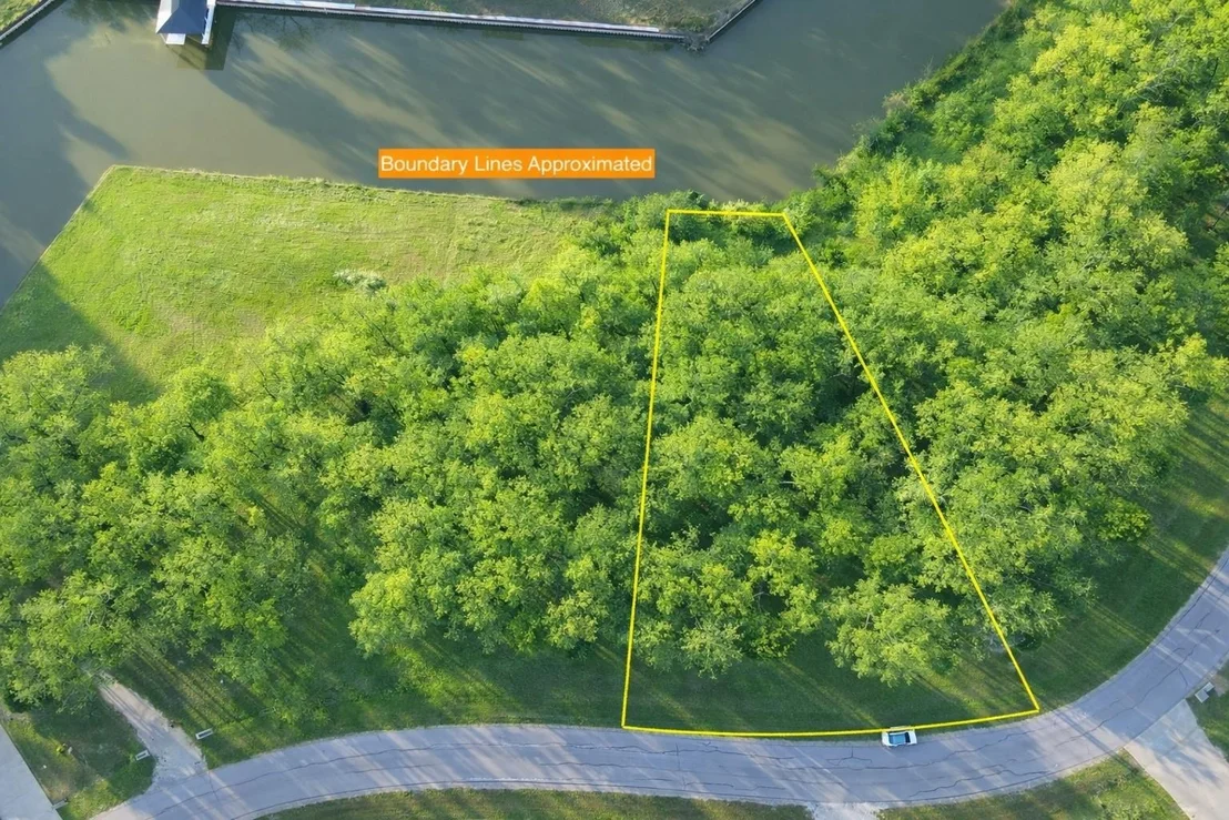 Photo of 442 Waters Edge Drive