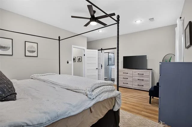 Photo of 2511 Gladstone Drive