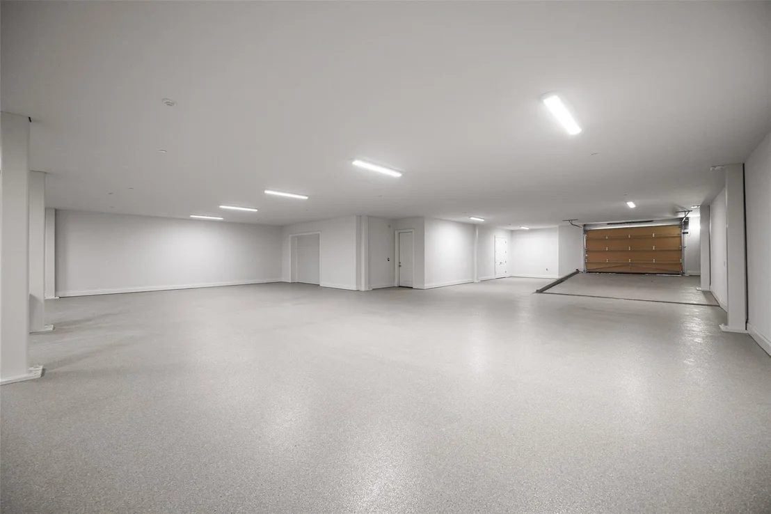 Photo of 402 Lakeway Drive